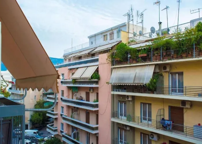 Casa De Colores, Next To The Metro
