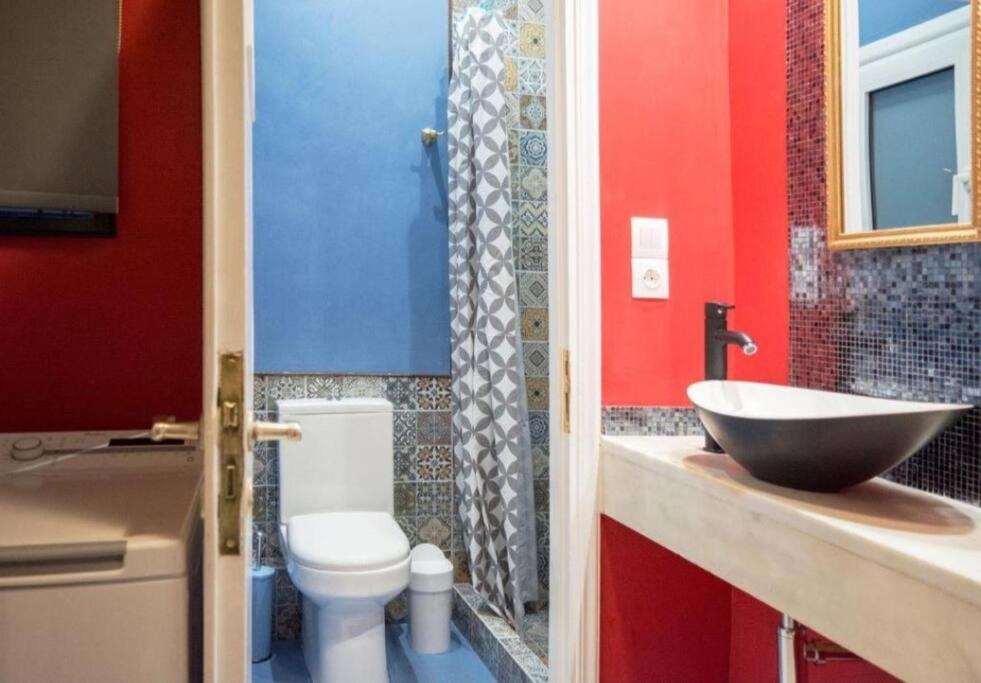 Casa De Colores, Next To The Metro Apartment *