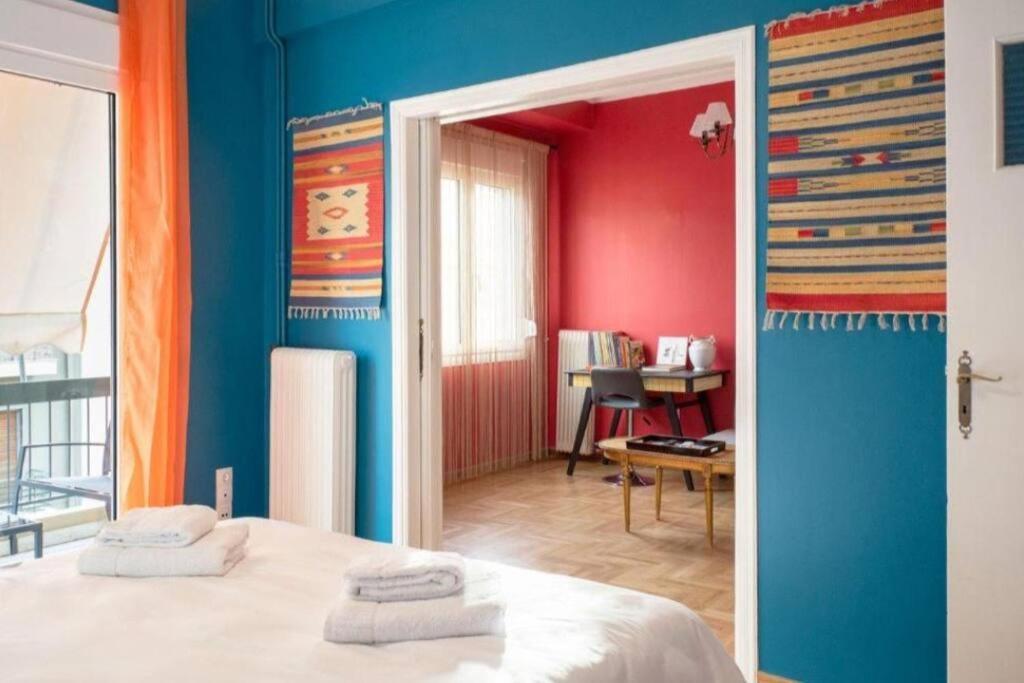 Casa De Colores, Next To The Metro Athens